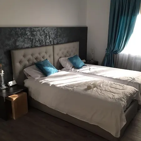 Double A Guest house *