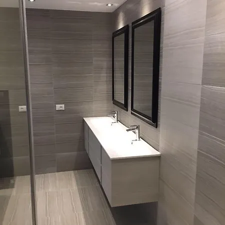 Double A ゲストハウス